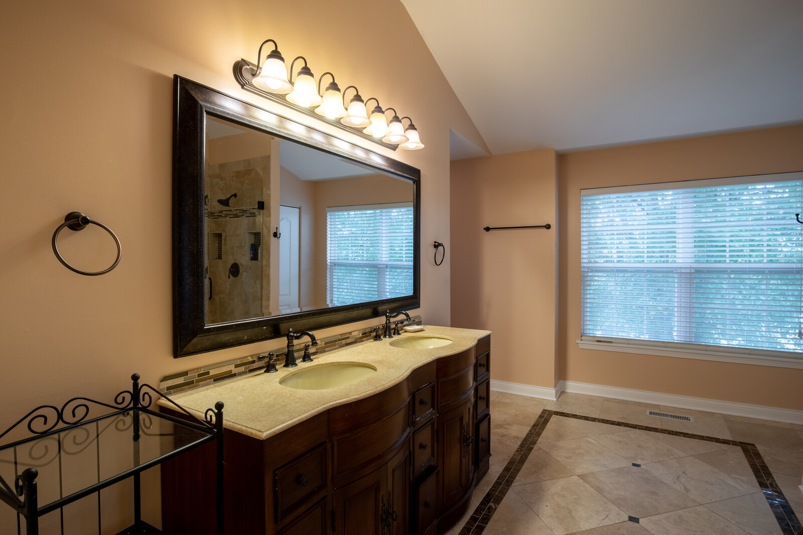 2101 Silverleaf Court Addison, IL 60101 - Photo 31 of 41 a bathroom with a sink and a mirror