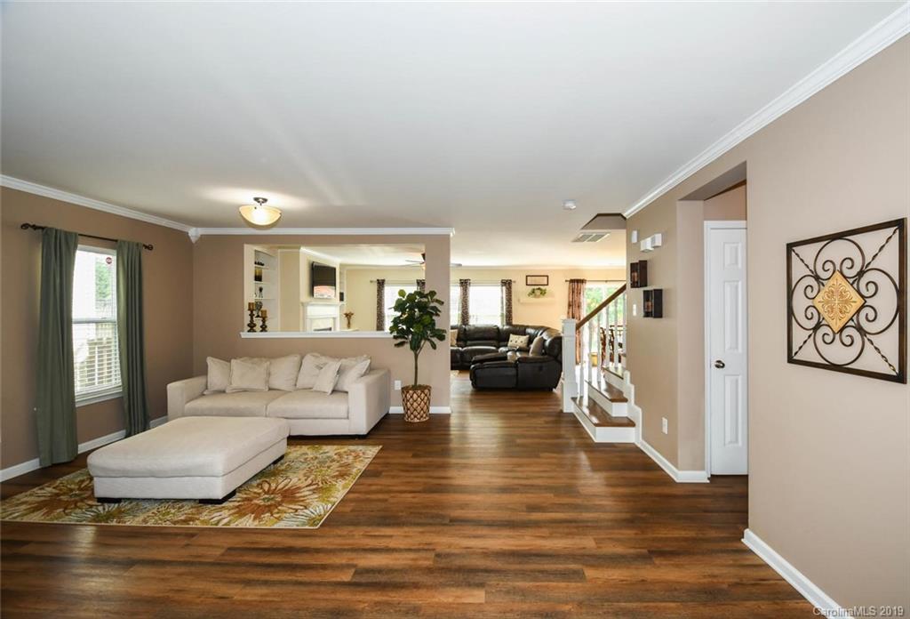 9224 Seamill Road Charlotte, NC 28278 - Photo 4 of 33 Gallery Image 4