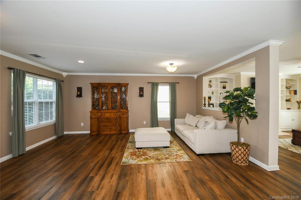 9224 Seamill Road Charlotte, NC 28278 - Photo 6 of 33 Gallery Image 6