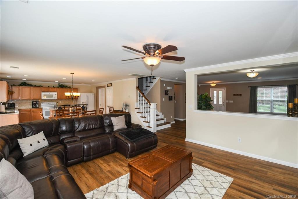 9224 Seamill Road Charlotte, NC 28278 - Photo 9 of 33 Gallery Image 9