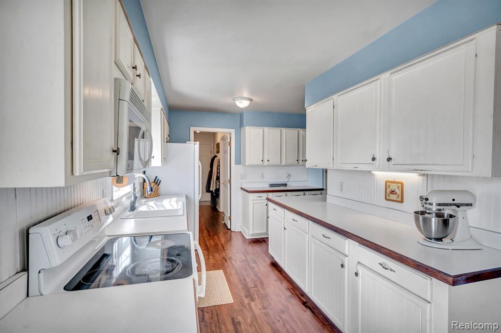 12833 Sullivan Road Emmett, MI 48022 - Photo 12 of 41