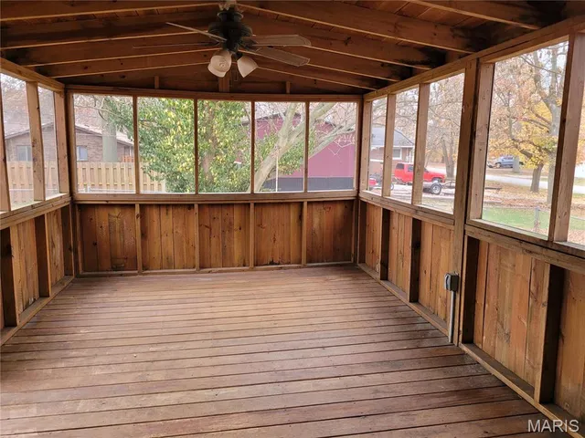 $248,900 | 2 Lake Drive, Moro, IL 62067