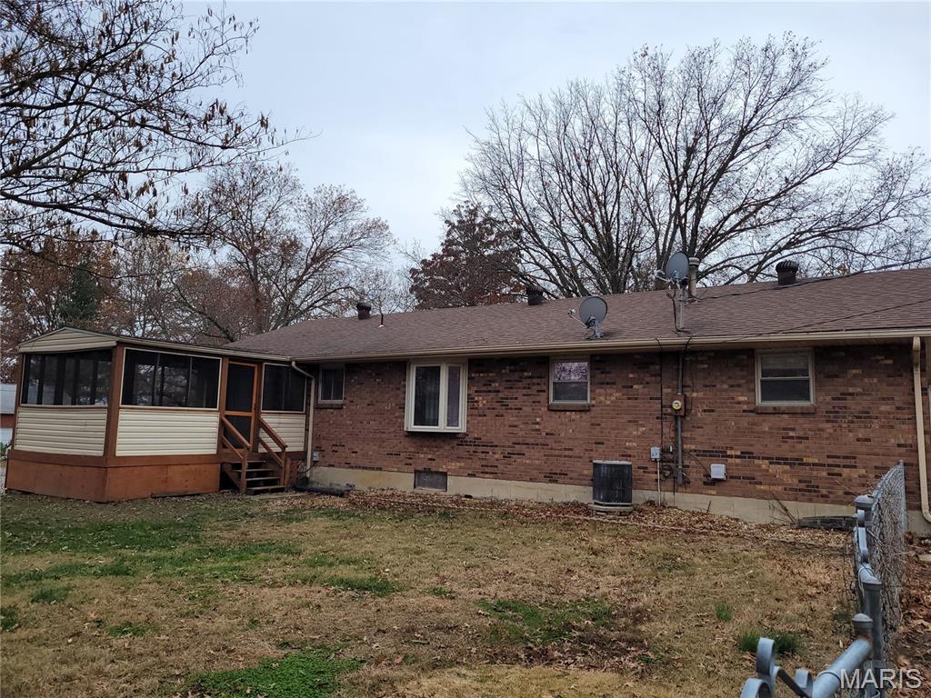 2 Lake Drive Moro, IL 62067 - Photo 16 of 18