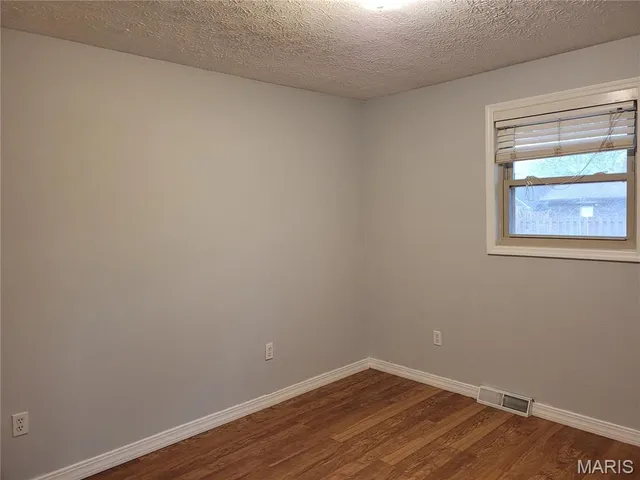 $248,900 | 2 Lake Drive, Moro, IL 62067