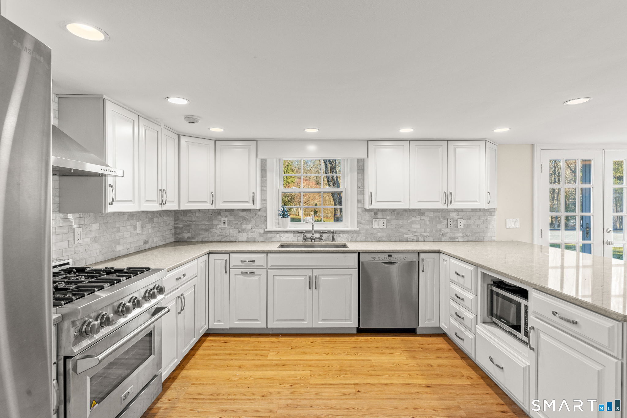 16 Trails End Road Wilton, CT 06897 - Photo 2 of 40