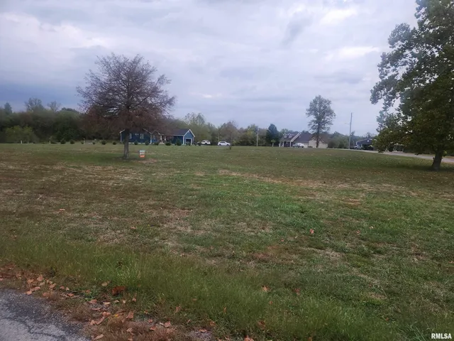 $34,900 | 821 Bluebell Road, Du Quoin, IL 62832