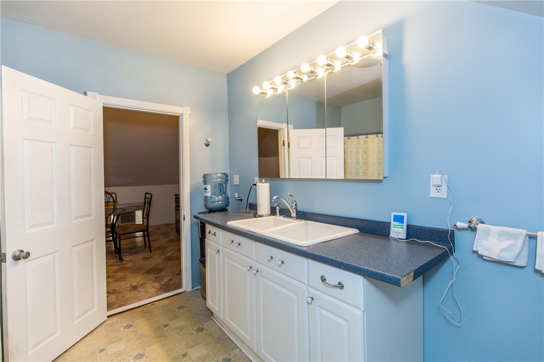 111 Denver Street Pawtucket, RI 02860 - Photo 36 of 45 Unit 2 - upper level bathroom