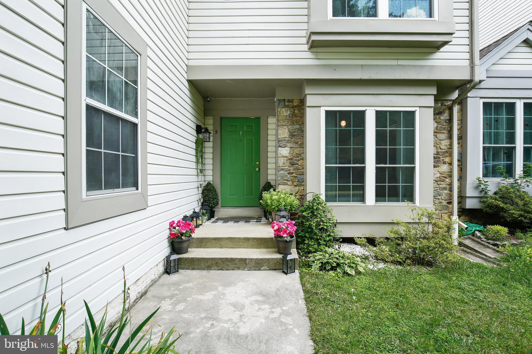 5 Hugo Court Silver Spring, MD 20906 - Photo 2 of 46 Gallery Image 2