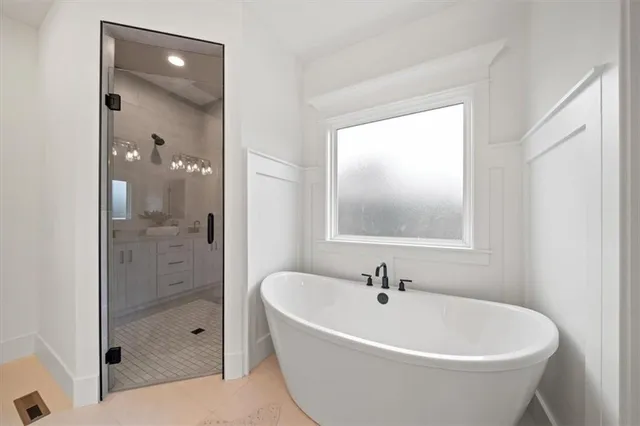 $725,000 | 2202 Southwest Hook Farm Drive, Lee's Summit, MO 64082