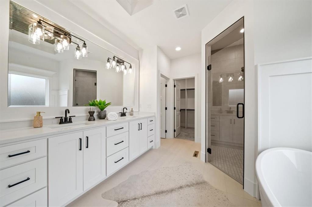 2202 Southwest Hook Farm Drive Lee's Summit, MO 64082 - Photo 14 of 27