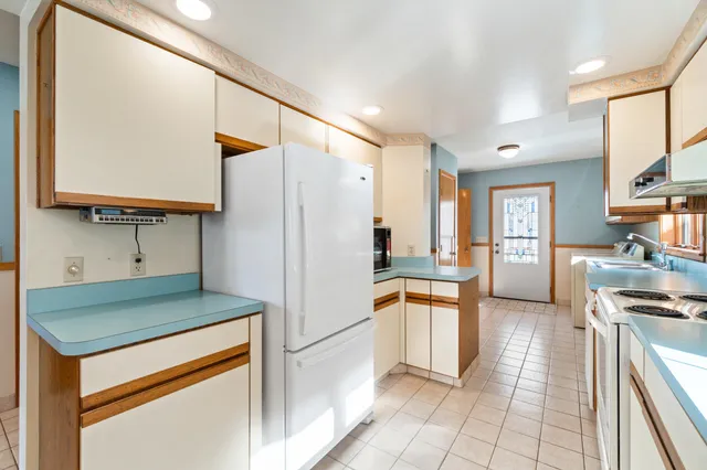 $829,900 | 4276 Echo Cove, Manitou Beach, MI 49253