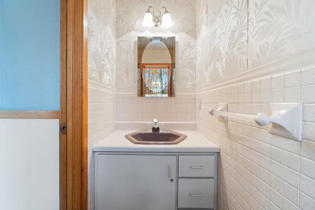 $829,900 | 4276 Echo Cove, Manitou Beach, MI 49253