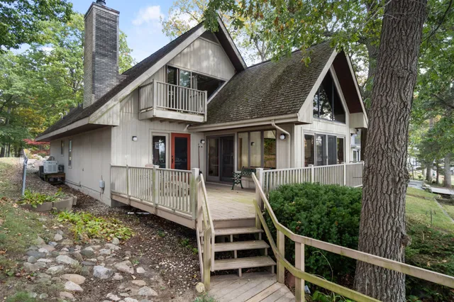 $829,900 | 4276 Echo Cove, Manitou Beach, MI 49253