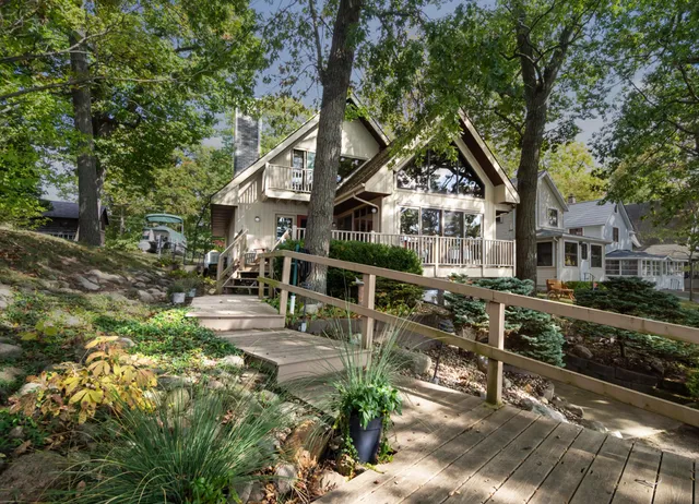 $829,900 | 4276 Echo Cove, Manitou Beach, MI 49253