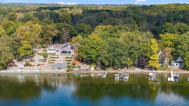 $829,900 | 4276 Echo Cove, Manitou Beach, MI 49253