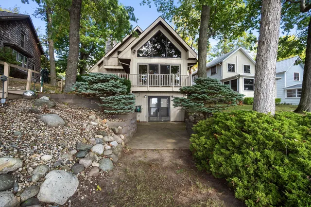 $829,900 | 4276 Echo Cove, Manitou Beach, MI 49253