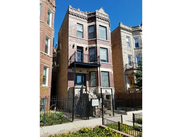 $3,350 | 1437 North Washtenaw Avenue, Unit 3, Chicago, IL 60622