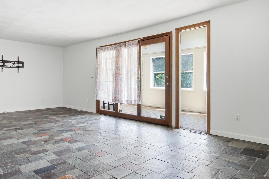 189 Woody Hill Road Hopkinton, RI 02832 - Photo 10 of 23