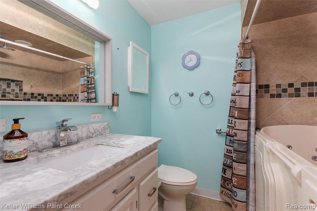 3780 Bass Lake Road Commerce Township, MI 48382 - Photo 23 of 45