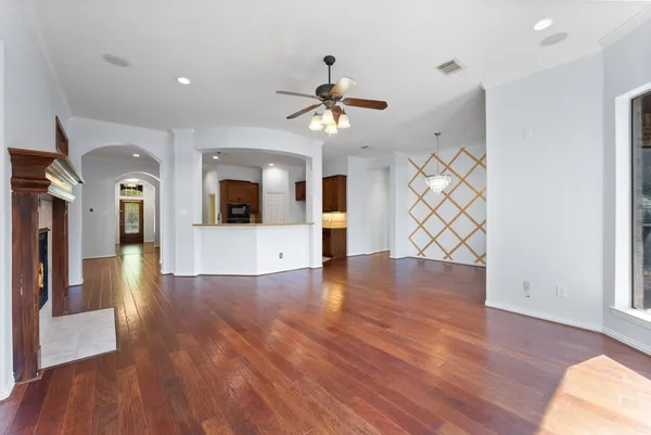 $3,250 | 31 North Warbler Bend Circle, The Woodlands, TX 77382