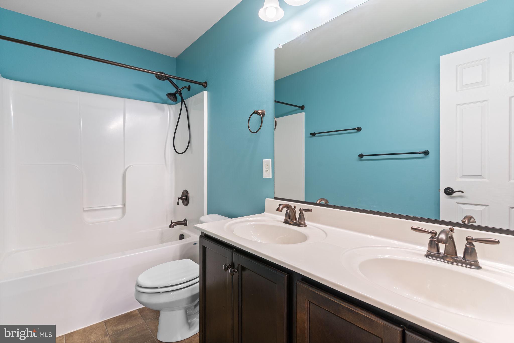 5270 Longbow Road King George, VA 22485 - Photo 49 of 75 Hallway bathroom
