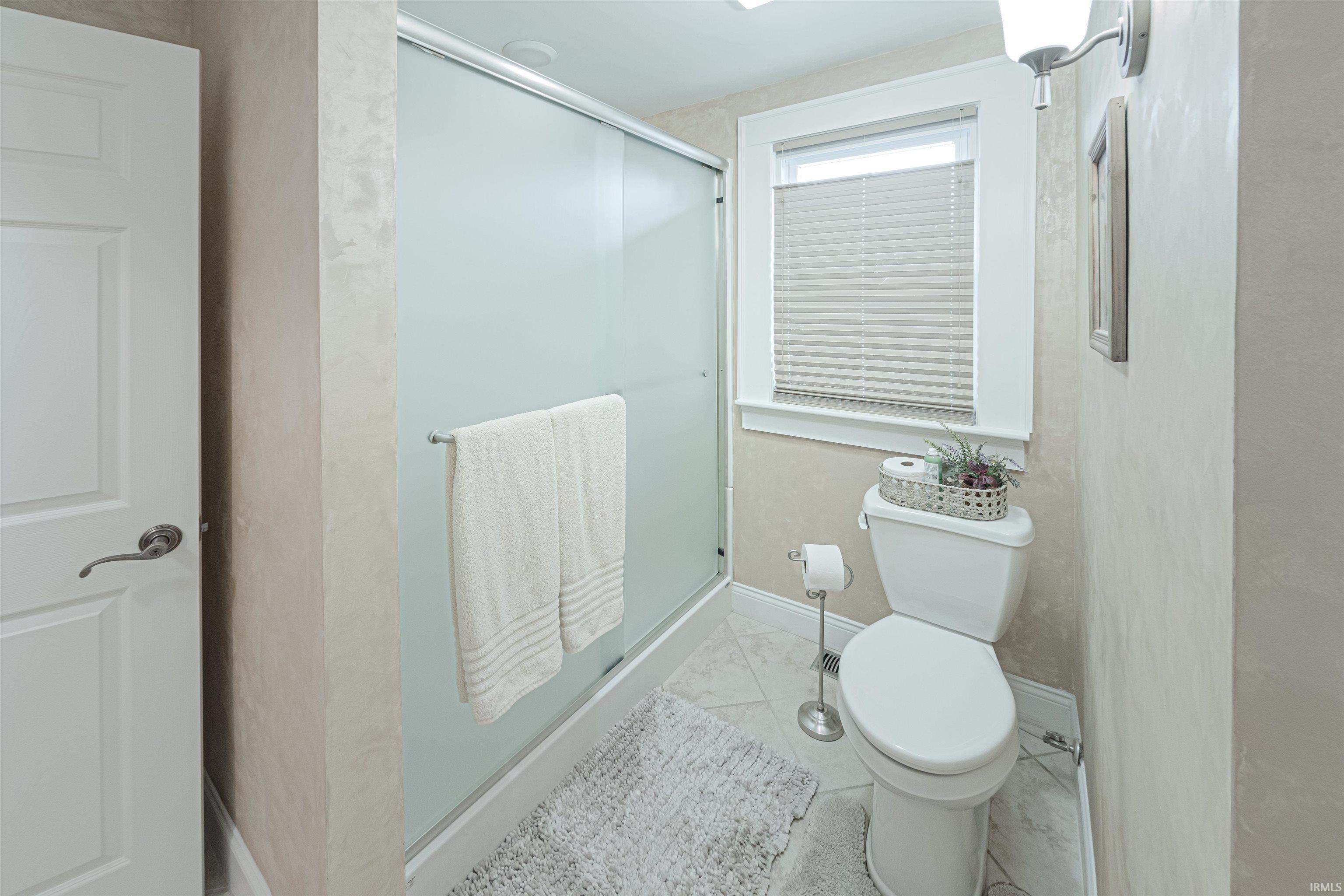 7701 Newburgh Road Evansville, IN 47715 - Photo 16 of 36 Gallery Image 16
