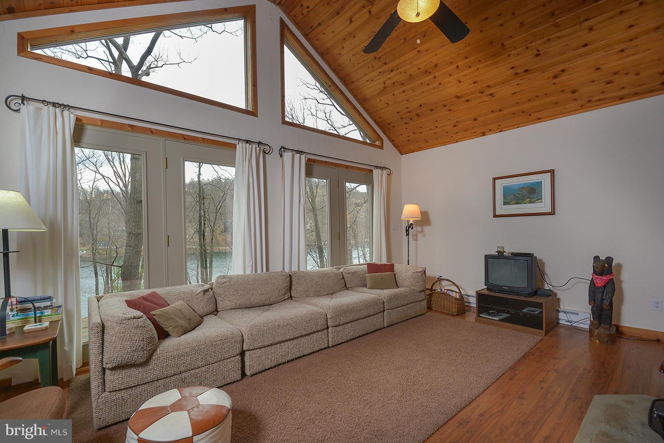 2432 State Park Road Swanton, MD 21561 - Photo 2 of 23 Great Room