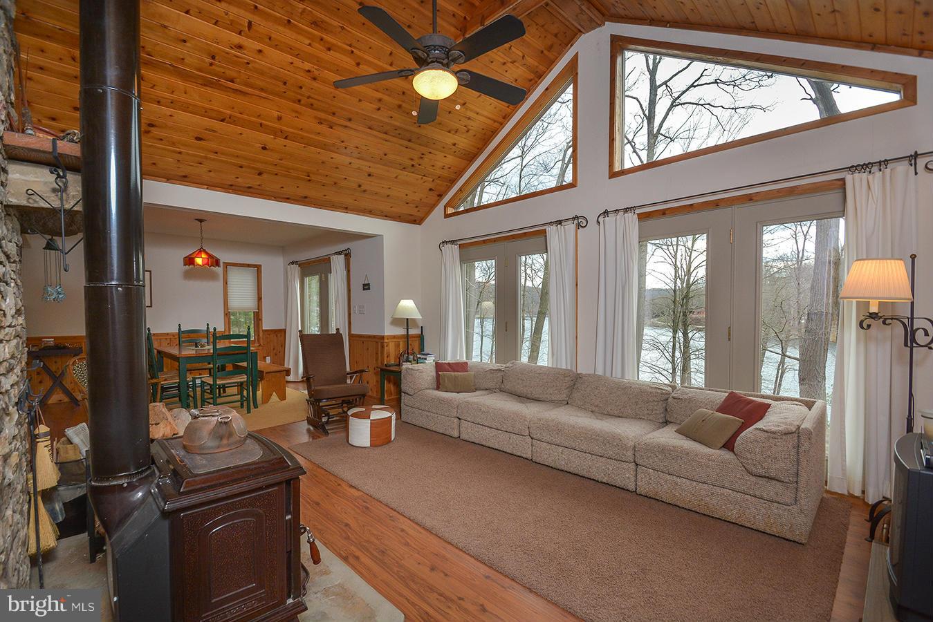2432 State Park Road Swanton, MD 21561 - Photo 11 of 23 Great Room