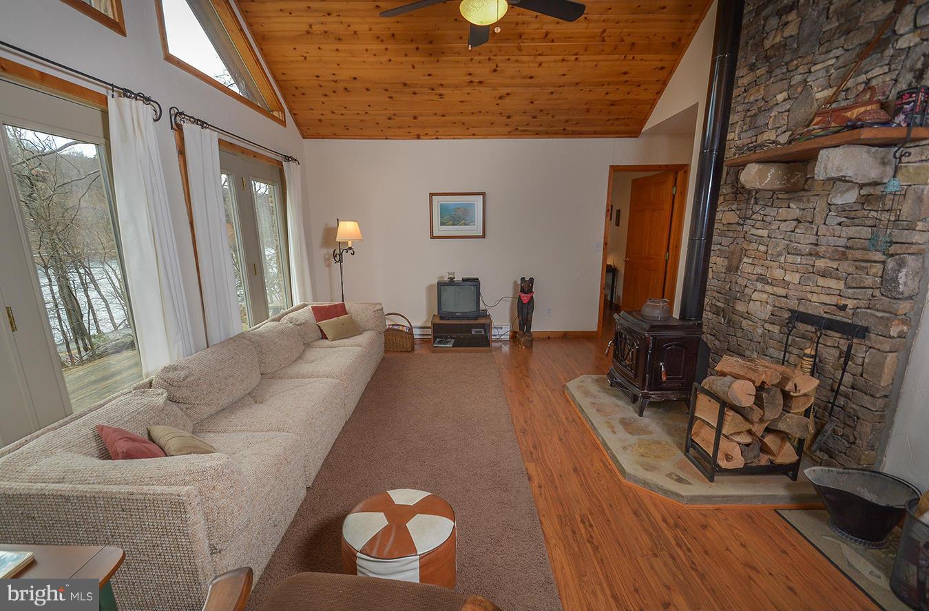 2432 State Park Road Swanton, MD 21561 - Photo 4 of 23 Great Room