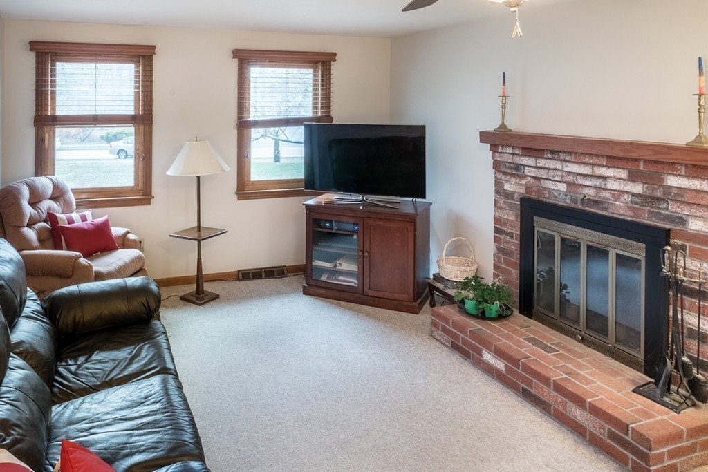 5 Tamworth Road Sharon, MA 02067 - Photo 6 of 8 Gallery Image 6