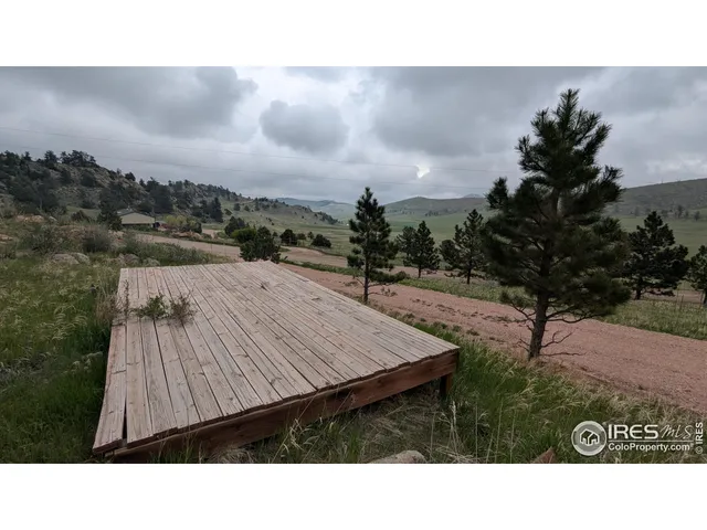 a black and white photo of a house