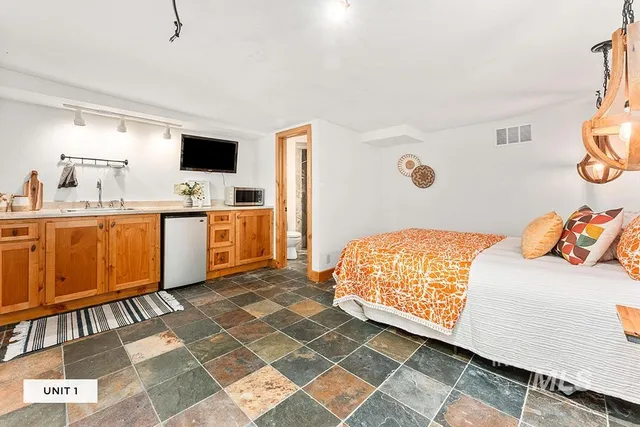 $950,000 | 4480 North Kitsap Way, Boise, ID 83703