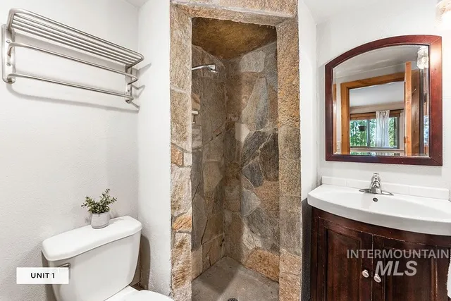 $950,000 | 4480 North Kitsap Way, Boise, ID 83703