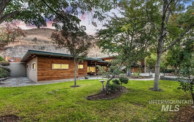 $950,000 | 4480 North Kitsap Way, Boise, ID 83703