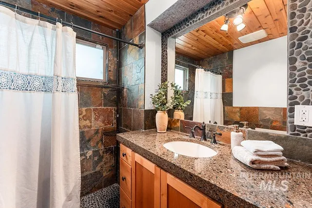 $950,000 | 4480 North Kitsap Way, Boise, ID 83703