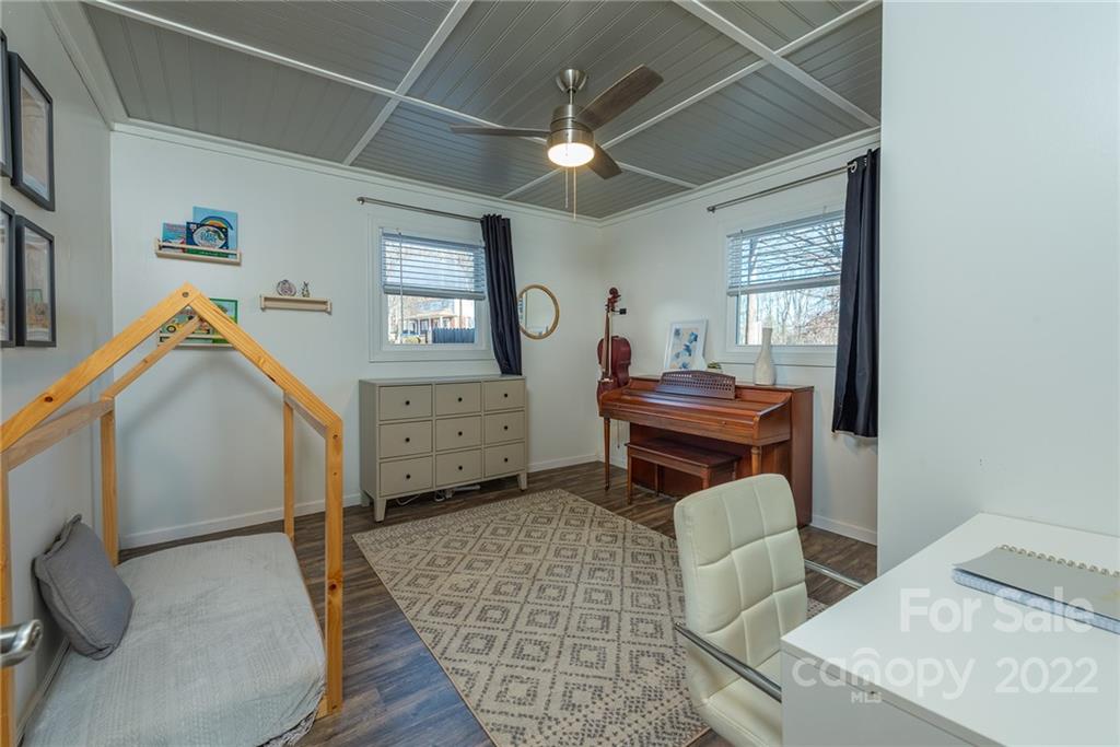 447 Morehead Road Marion, NC 28752 - Photo 14 of 33 Gallery Image 14