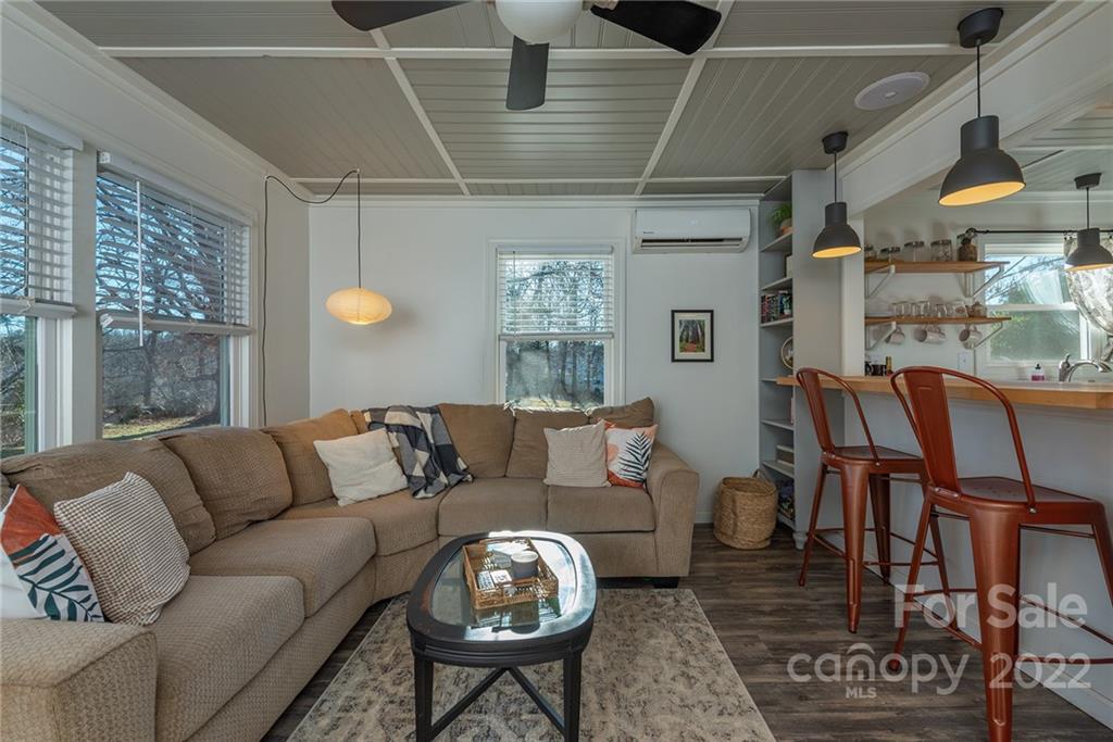 447 Morehead Road Marion, NC 28752 - Photo 3 of 33 Gallery Image 3