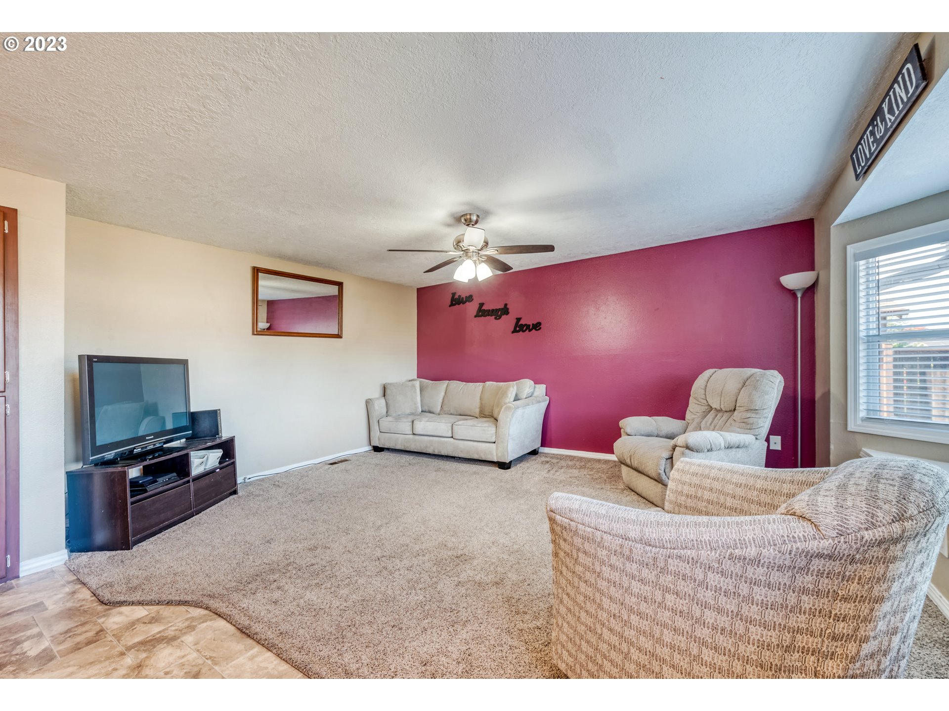 7370 B Street Springfield, OR 97478 - Photo 15 of 41 a living room with furniture