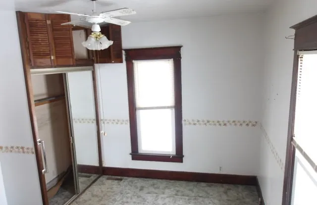 $68,000 | 306 South Oakwood Street, Oakwood, IL 61858