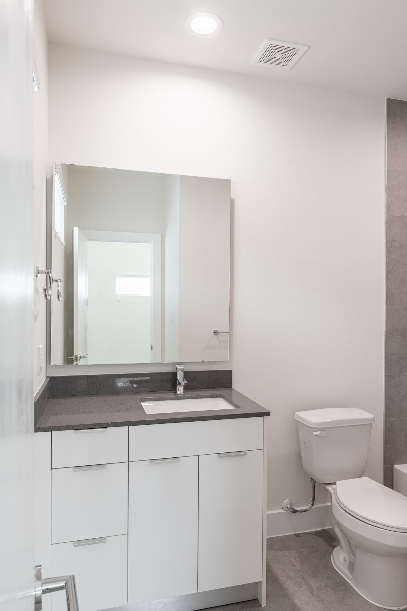 5416 Robusto Place Houston, TX 77091 - Photo 16 of 21 Bedroom #1 Bathroom