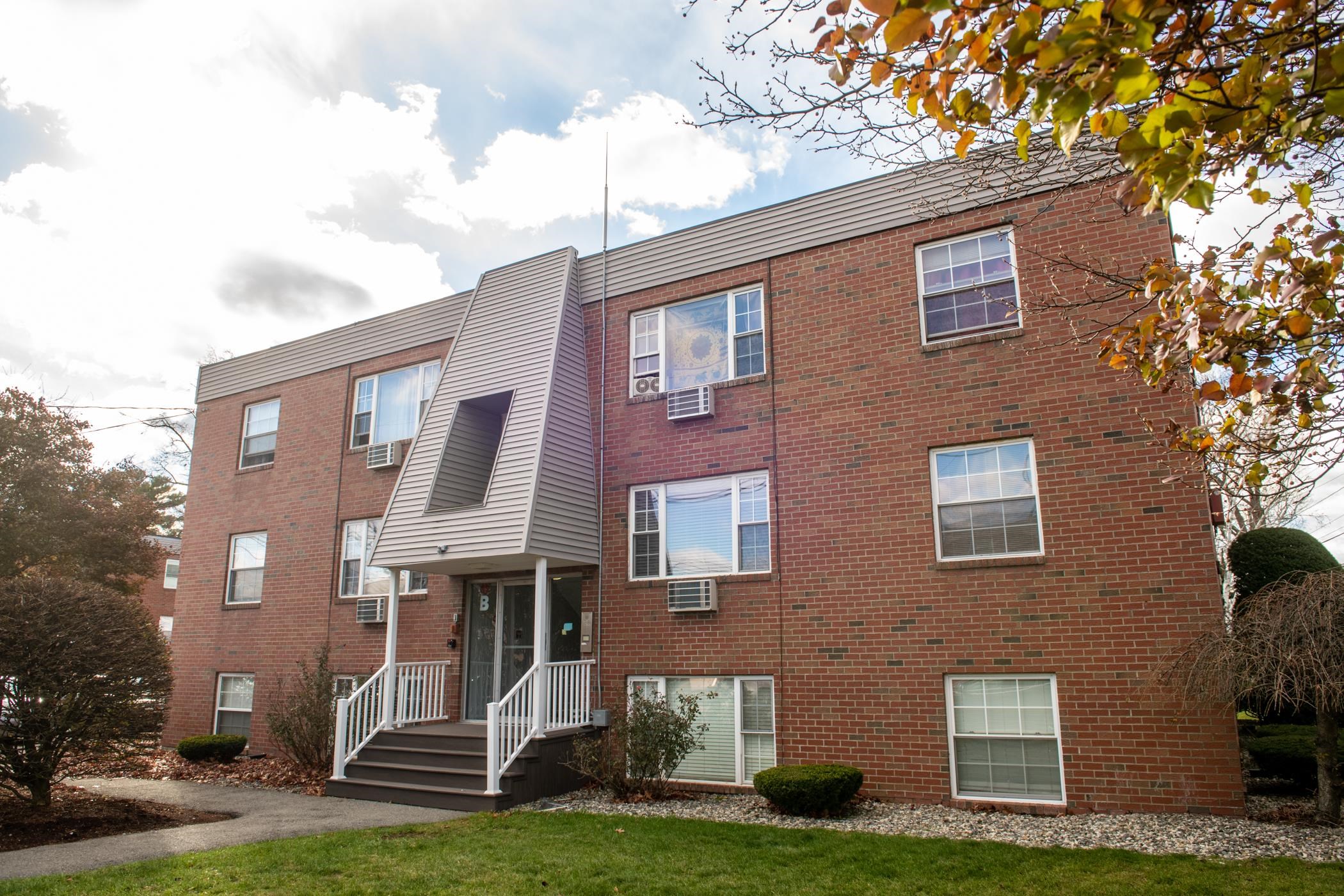 99 Cluff Crossing Road, Unit B8 Salem, NH 03079 - Photo 1 of 20