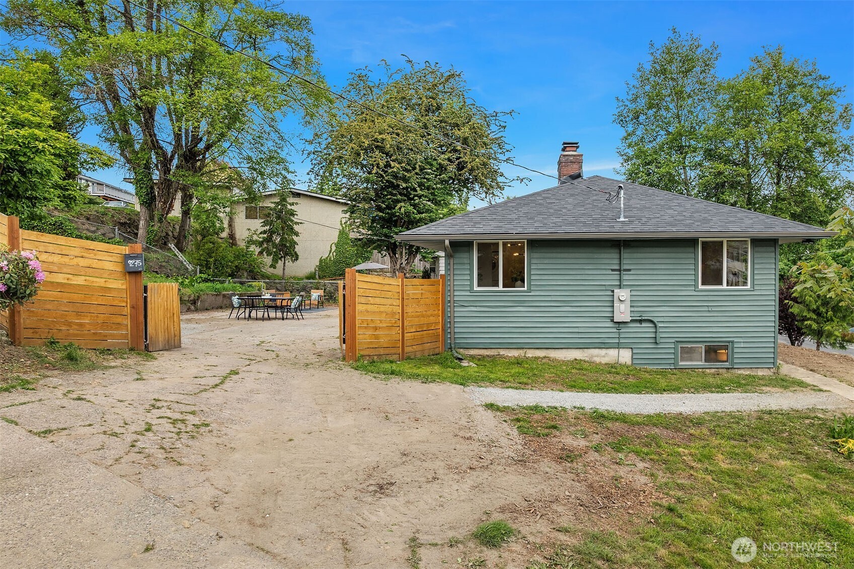 9275 Renton Avenue South Seattle, WA 98118 - Photo 7 of 34