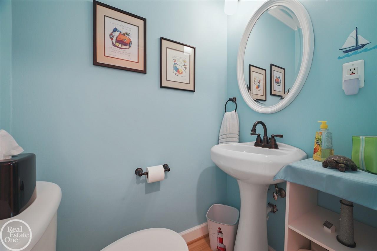 466 Moran Road Grosse Pointe Farms, MI 48236 - Photo 14 of 33