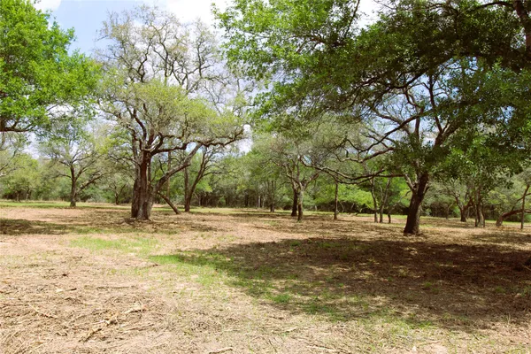 $419,000 | 1105 Lakewood Road, Sheridan, TX 77475