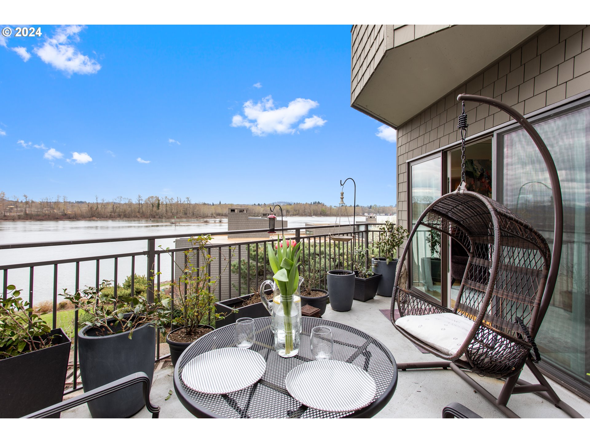 5630 South Riverside Lane, Unit 21 Portland, OR 97239 - Photo 14 of 33 View