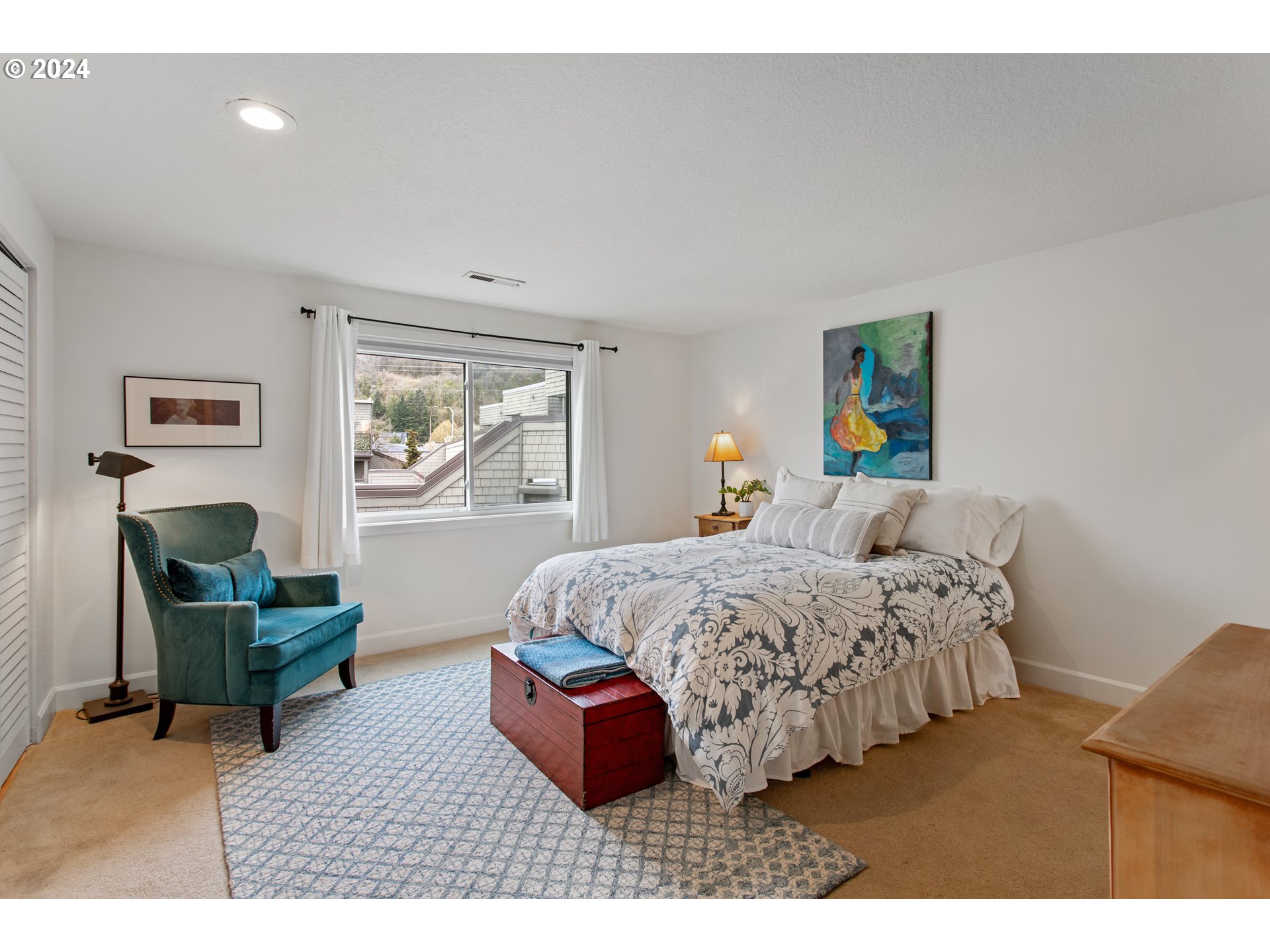 5630 South Riverside Lane, Unit 21 Portland, OR 97239 - Photo 22 of 33 Primary Bedroom