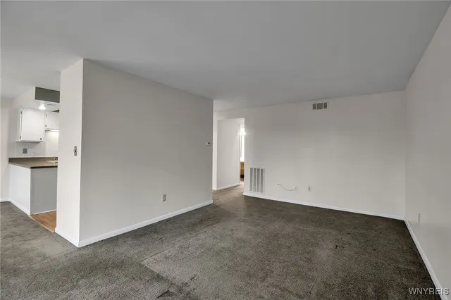 $190,000 | 45 Beehunter Court, Unit D, Amherst, NY 14051