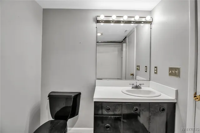 $190,000 | 45 Beehunter Court, Unit D, Amherst, NY 14051