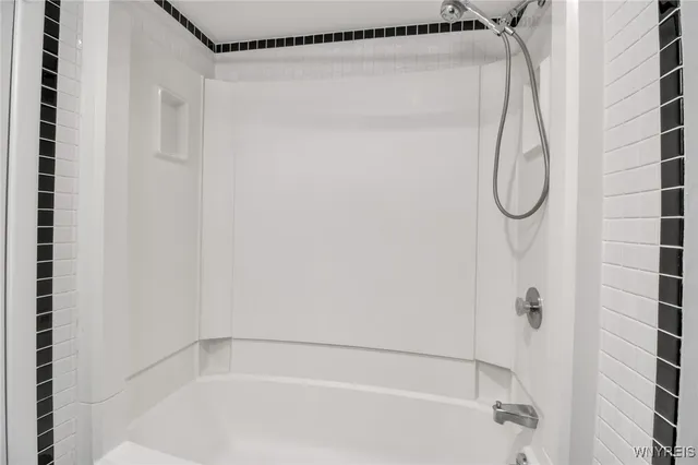 $190,000 | 45 Beehunter Court, Unit D, Amherst, NY 14051