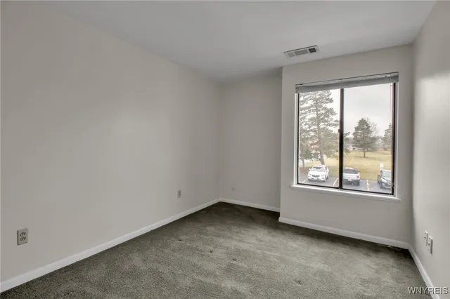 $190,000 | 45 Beehunter Court, Unit D, Amherst, NY 14051